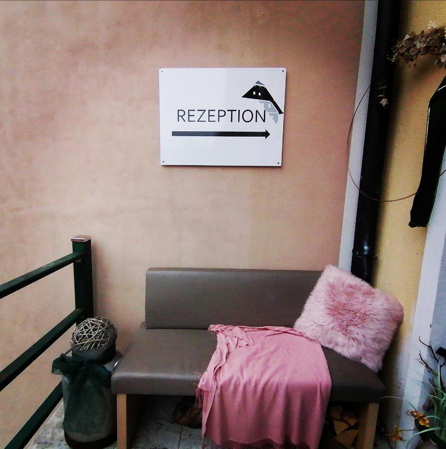 Taferne In Koestendorf - Ferienwohnung Monteurzimmer Neumarkt am Wallersee Exteriör bild