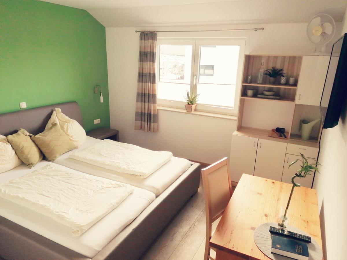 Taferne In Koestendorf - Ferienwohnung Monteurzimmer Neumarkt am Wallersee Exteriör bild