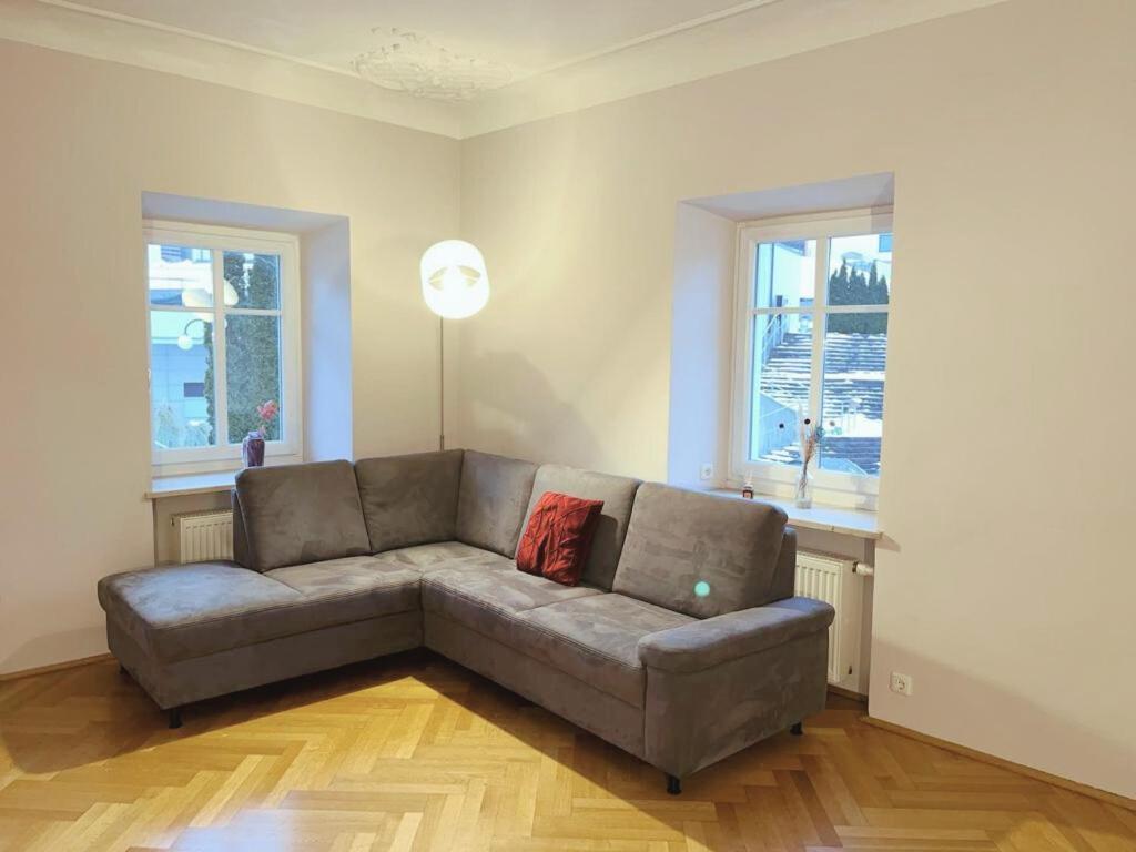Taferne In Koestendorf - Ferienwohnung Monteurzimmer Neumarkt am Wallersee Exteriör bild