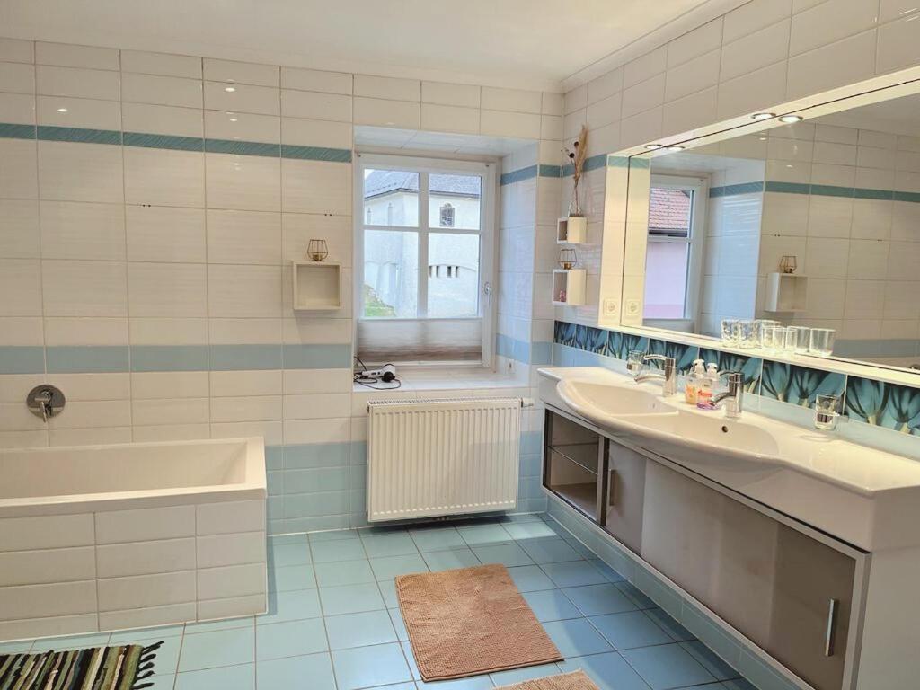 Taferne In Koestendorf - Ferienwohnung Monteurzimmer Neumarkt am Wallersee Exteriör bild