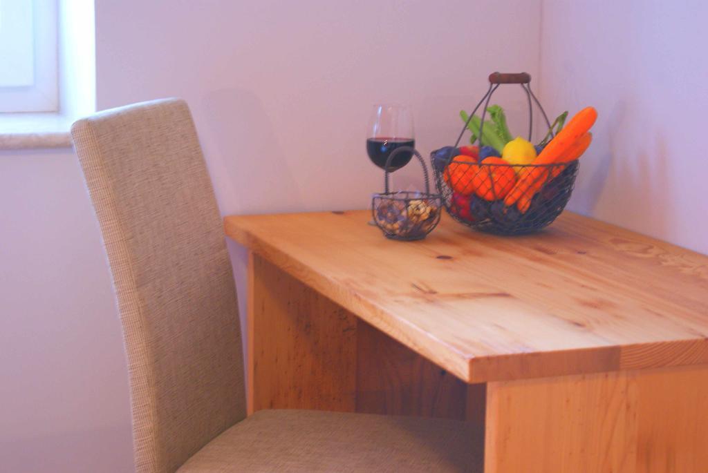 Taferne In Koestendorf - Ferienwohnung Monteurzimmer Neumarkt am Wallersee Exteriör bild