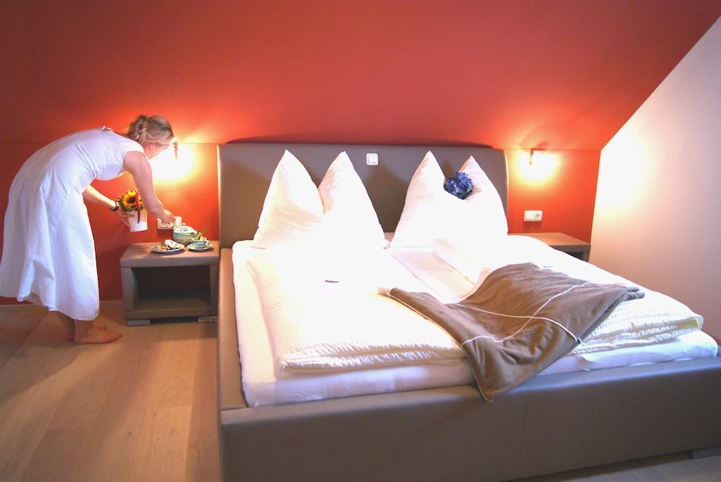 Taferne In Koestendorf - Ferienwohnung Monteurzimmer Neumarkt am Wallersee Exteriör bild