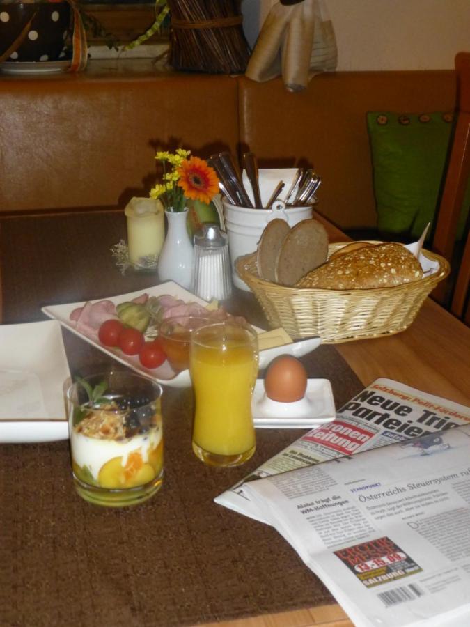 Taferne In Koestendorf - Ferienwohnung Monteurzimmer Neumarkt am Wallersee Exteriör bild